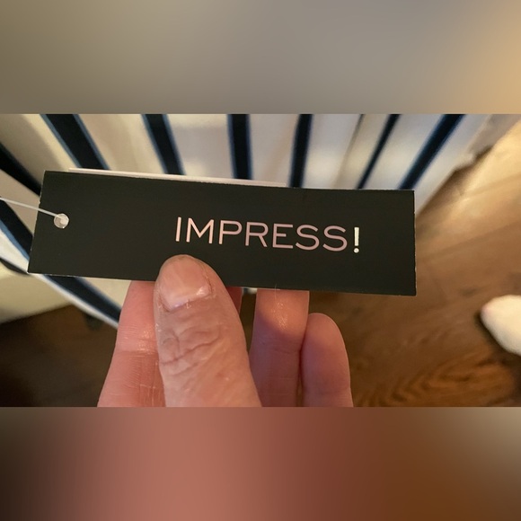 🆕 White blue stripe size medium - Picture 10 of 10